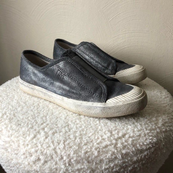 frye claudia slip on